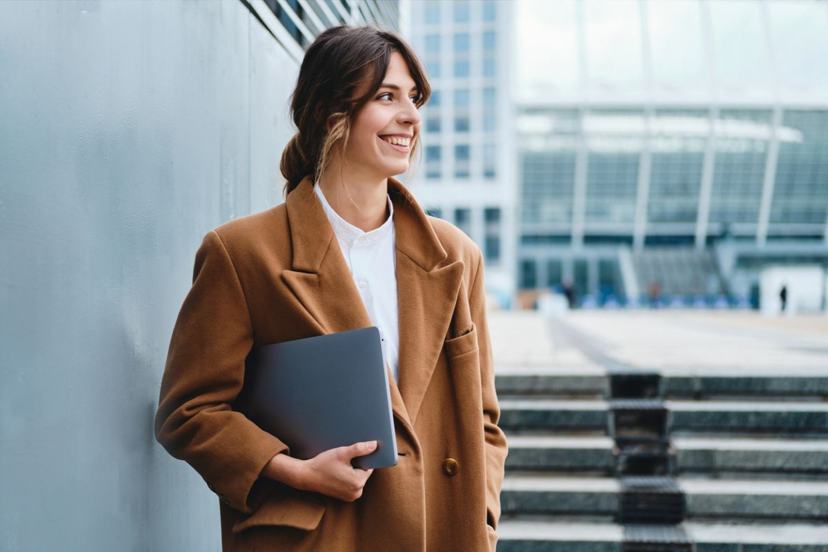Next Talent werden - Frau mit Laptop