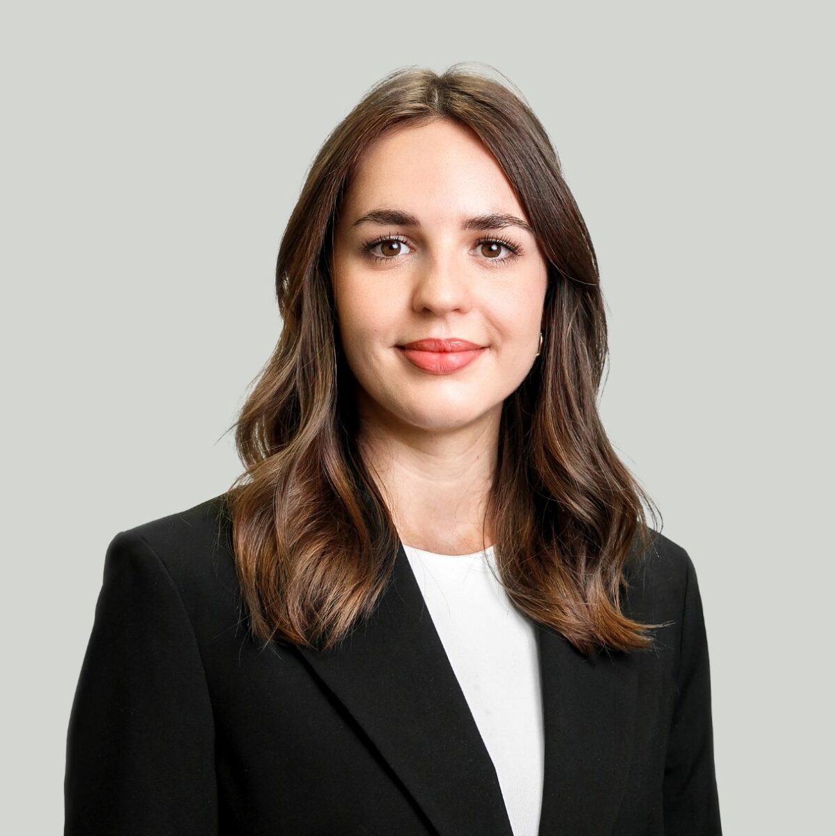 Portrait von Kristina Keiß, Firmenkundenbetreuerin der IHK Akademie Schwaben für den Standort Augsburg-Stadt.