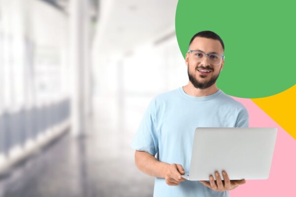 Ein Microsoft Office 365-Dozent in einem modernen Büro